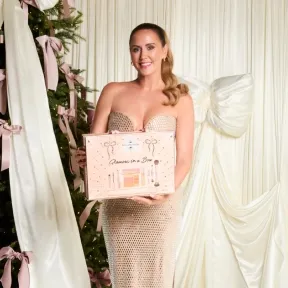 Bellamianta Glamour in a Bow Cosmetic Christmas Gift Set