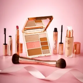 Bellamianta Glamour in a Bow Cosmetic Christmas Gift Set